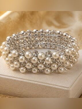 Elegant Silver and Pearl Bracelet